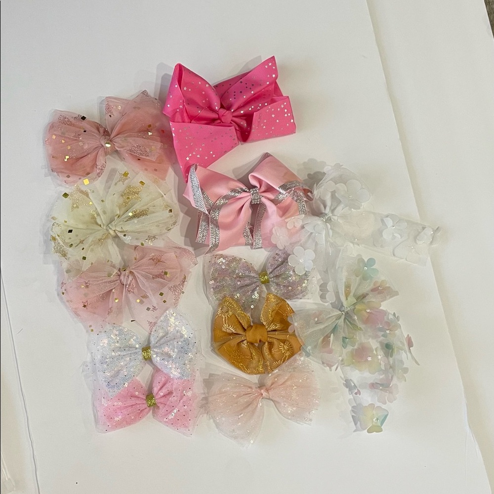 Girls bow’s